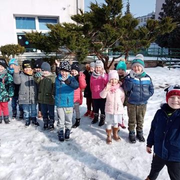 23.02.2021 r. Zabawy na świeżym powietrzu