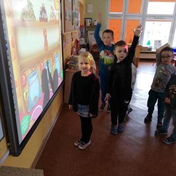 10.02.2021 Ulubione zabawy z tablicą multimedialną
