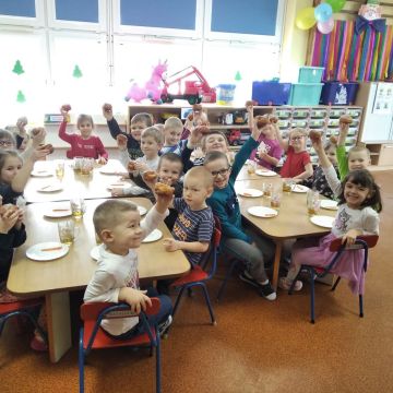 Nasze wspaniałe Panie Kucharki przygotowały dla nas pyszne pączki z okazji Tłustego Czwartku