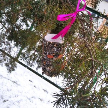 Wspólnie przygotowaliśmy przysmaki dla ptaków.